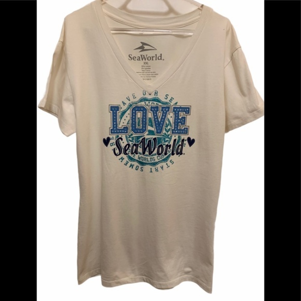 Sea World T-Shirt NWOT